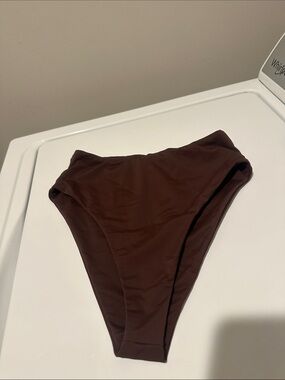 High-Waist Bikini Bottoms - Chocolate Brown